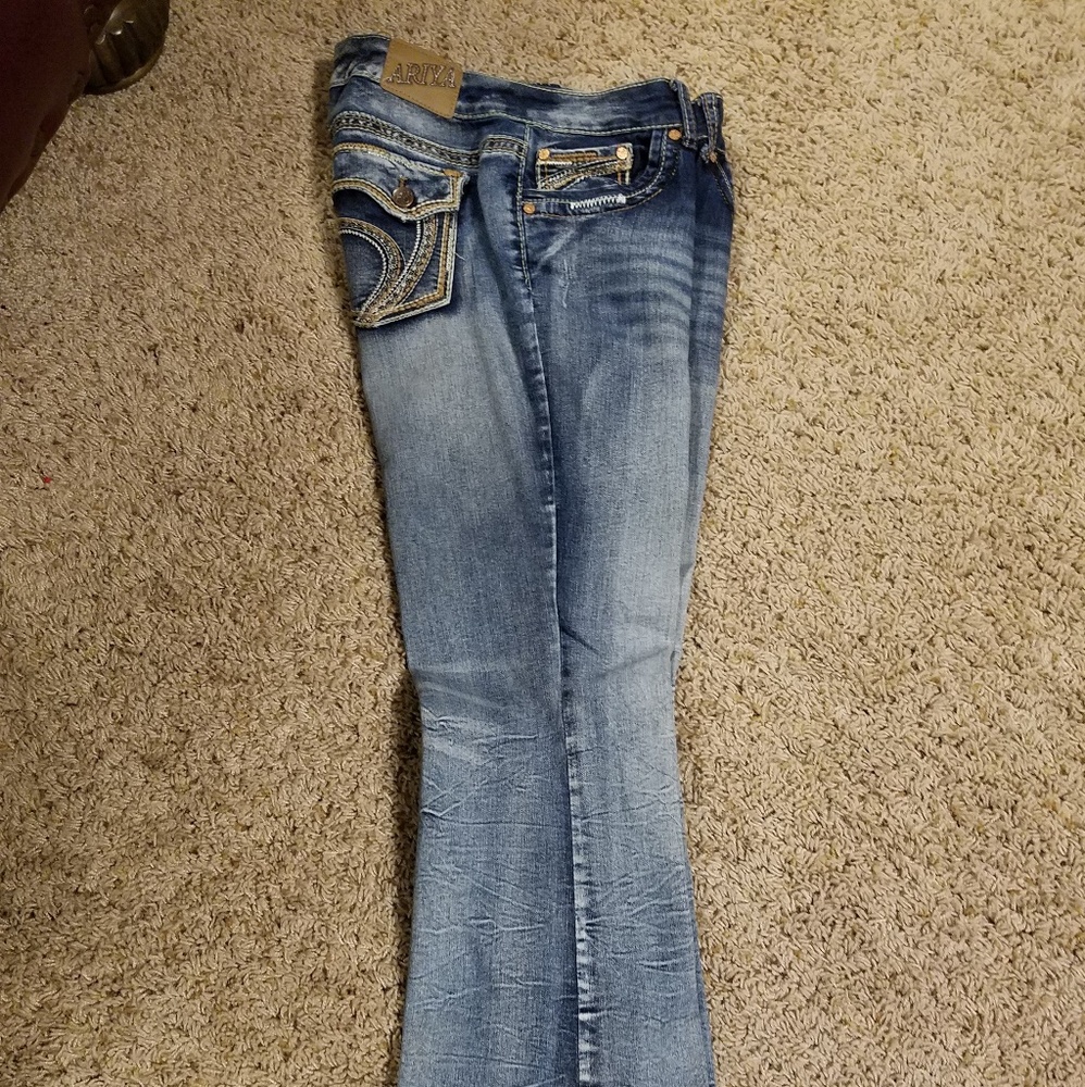 Ariya Jeans